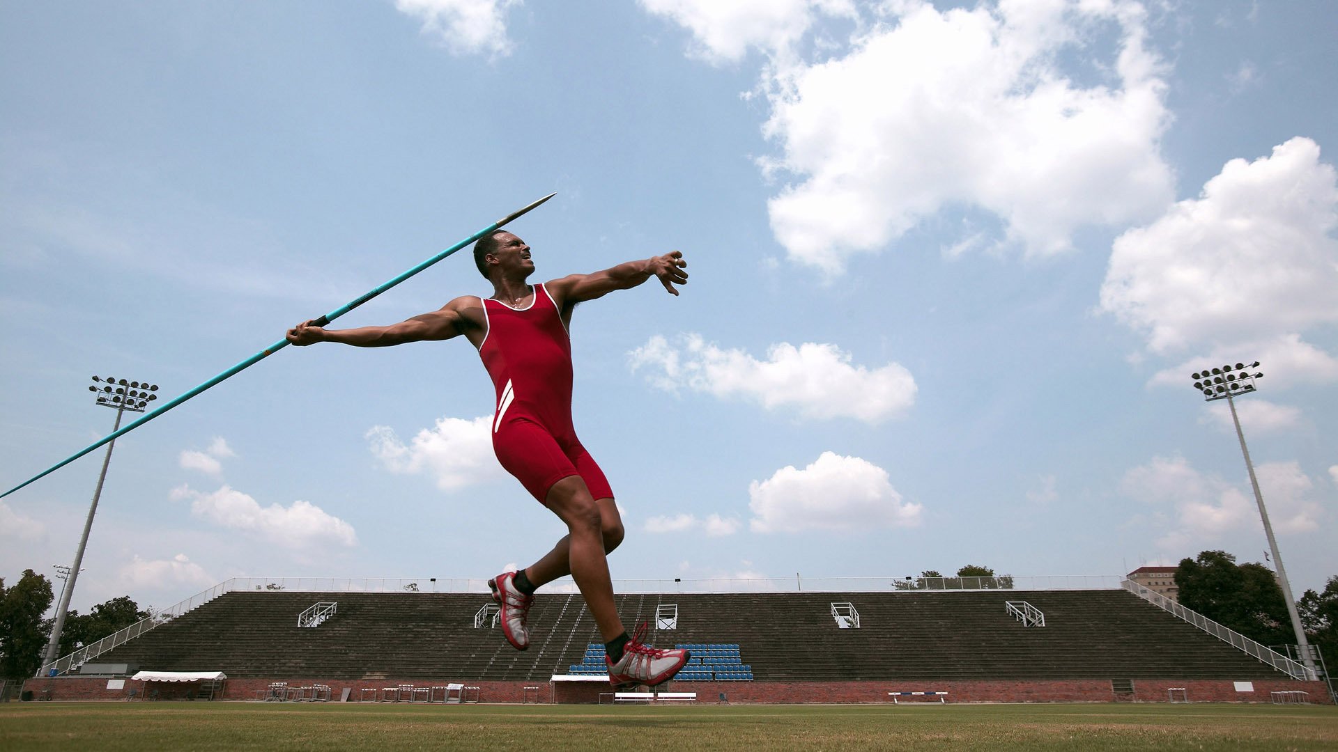 足球视频解说平台上线专业分析栏目，足球官方解说频道